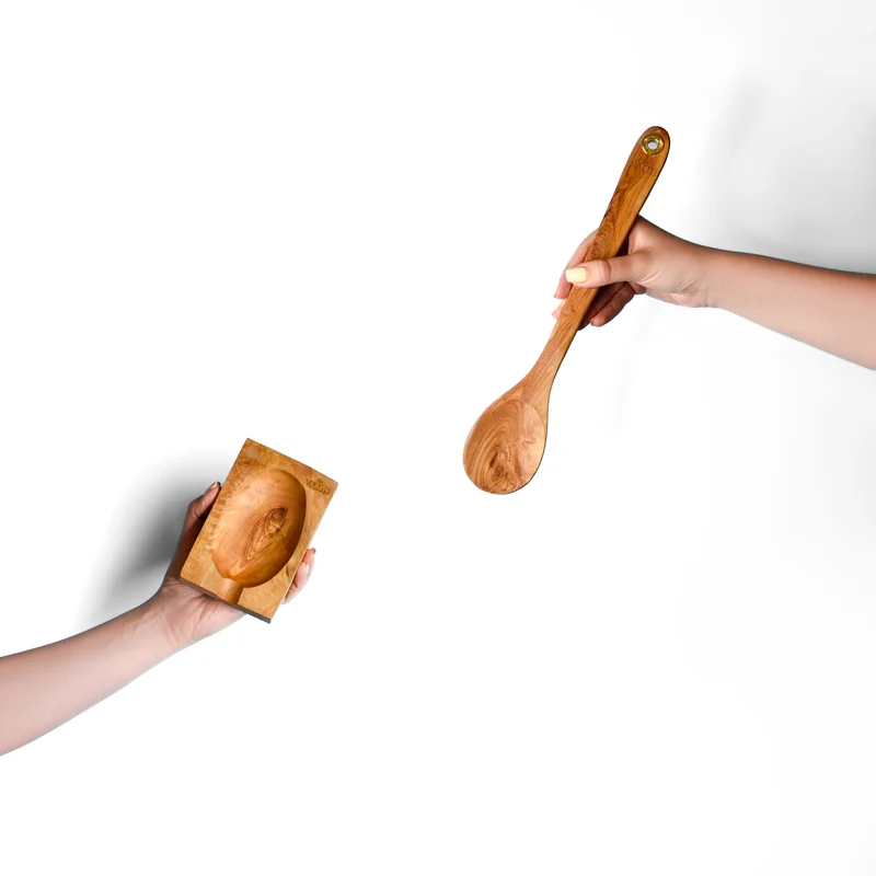 Set BeWood Cucchiaione e Poggiamestolo in legno d'Ulivo